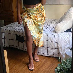 NWT PrettyLittleThing Ruched Vacation Midi Skirt
